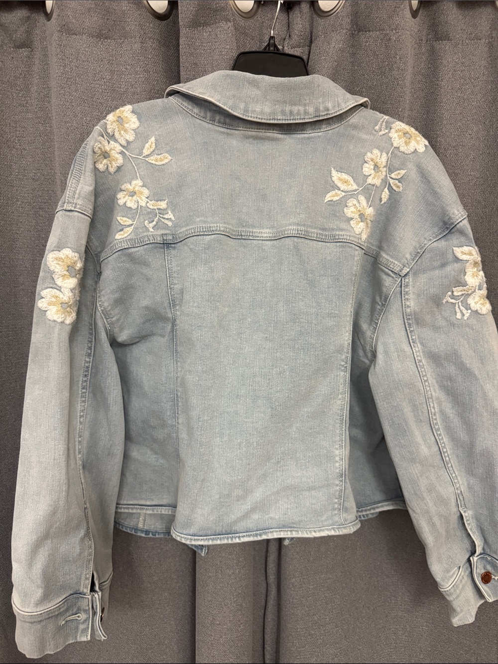 Lane Bryant Light Blue Denim Jacket with White Floral Embroidery - Picture 14 of 15